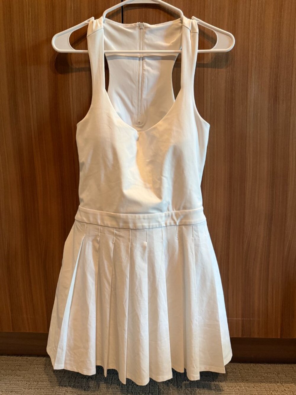 Vuori Womens Set Dress Sz L White Tennis Prep Pickleball Shorts Cutout Stretch - Picture 3 of 4